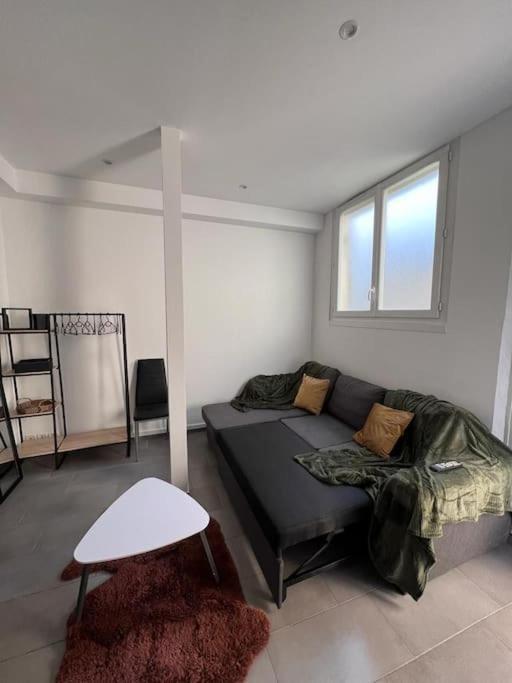 Appartement Idealement Situe Montereau-Fault-Yonne Exterior foto